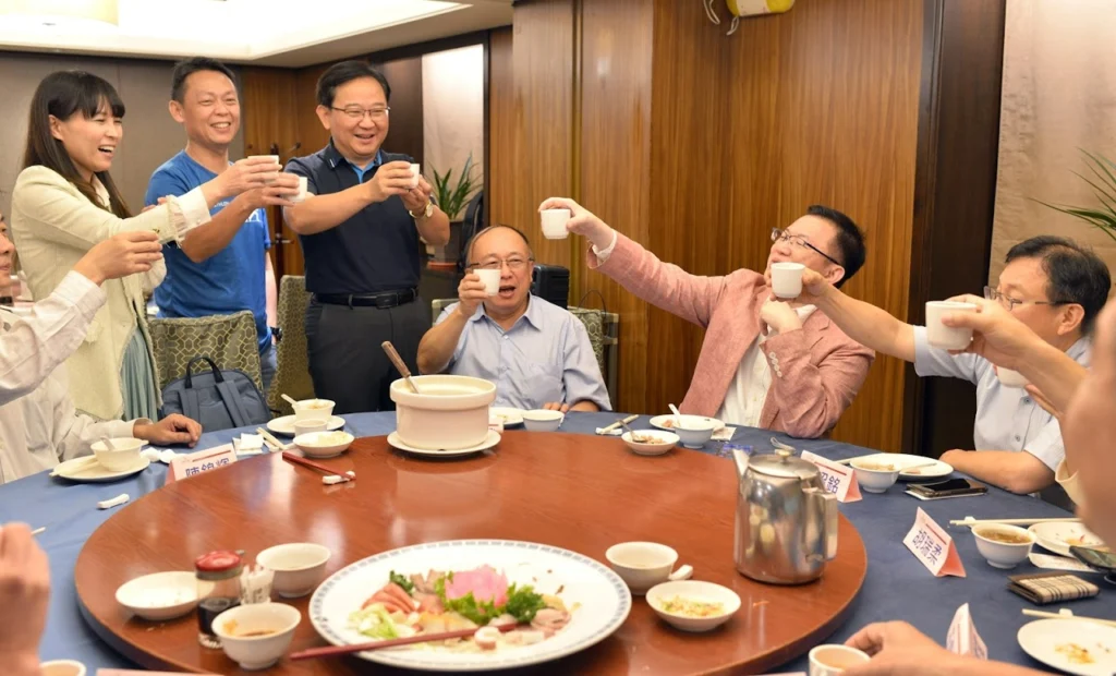 CEO CSM第二梯後的行動: 從一位CEO的對話,讓我把100位CEO培訓計畫擴增為200位 7 113 3