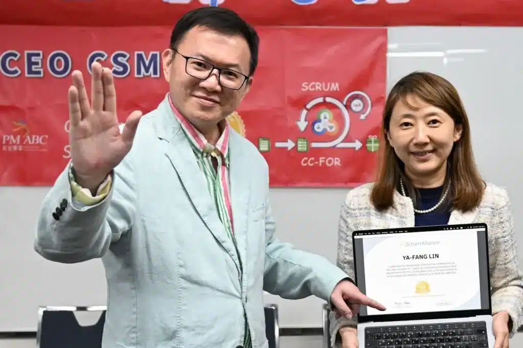 Roger, CST's Signature on her CSM certificate. Guess who is the general manager of this company? This company is the number one company in the world.