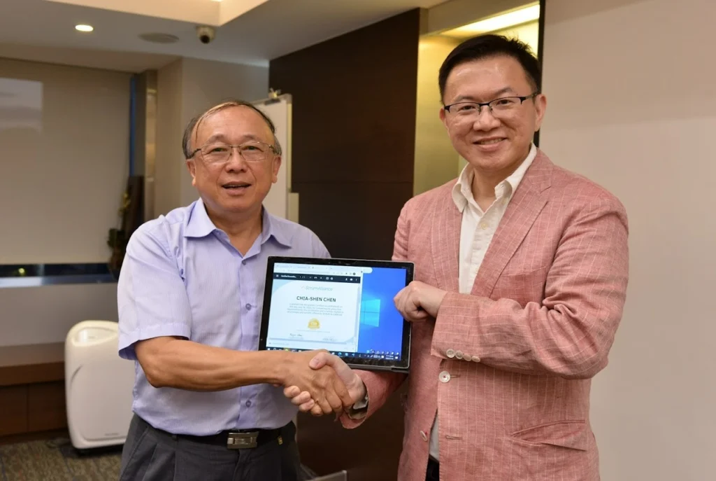 From a conversation with one CEO, I have expanded my plan to train 100 CEOs to 200 12 Professor Chen Jia-Sheng, Chief Consultant of the Business School at National Taiwan University.