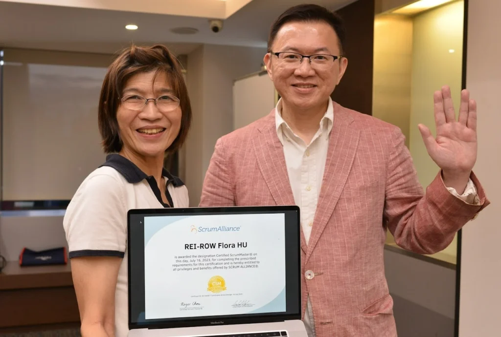 From a conversation with one CEO, I have expanded my plan to train 100 CEOs to 200 13 Hu Rui-Rou, General Manager of Ruei Yang Information Technology.