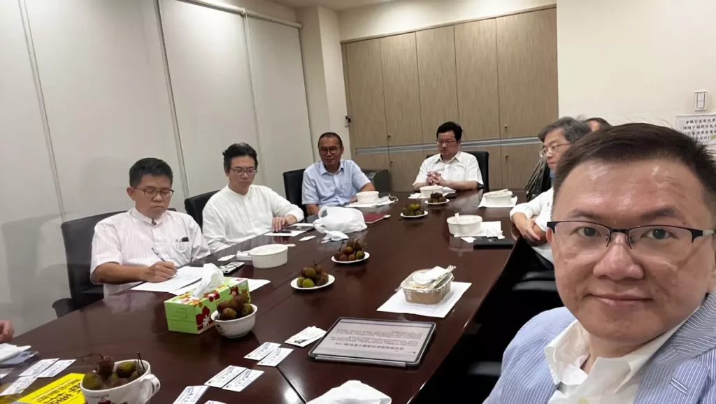 拜會政府文官, 邀請加入CEO CSM培訓 6 Roger與漁業署主管午餐會議, 討論敏捷