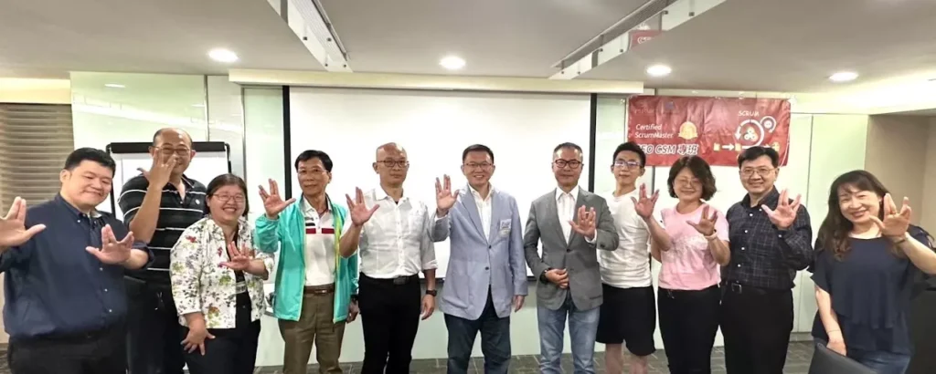 我的首航CEO CSM培訓 及CEO回饋 2 首梯CEO CSM 合照,左起: 林信融、黃建樹、蔡秋菊、李安重、俞伯翰、黃騰龍、陳威宙、黃美玲、紀文勝、周純如