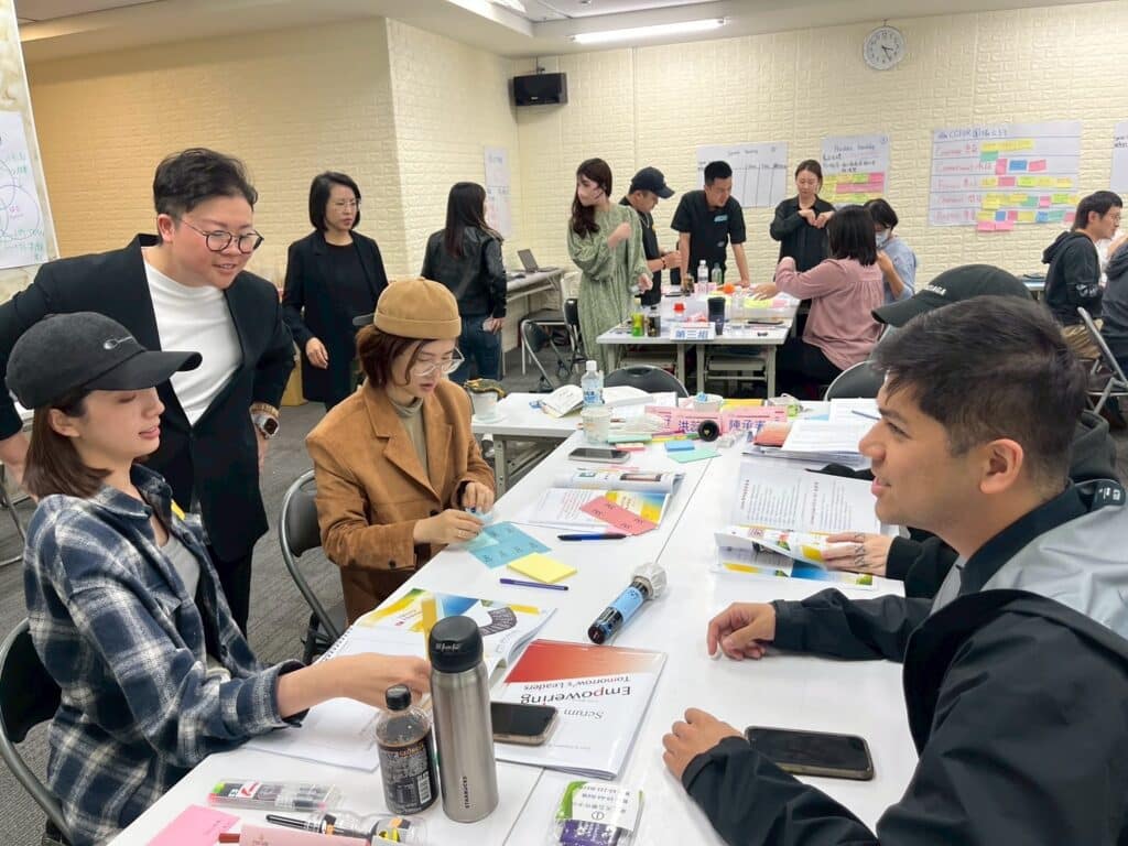 第一組熱烈討論Workshop的樣子