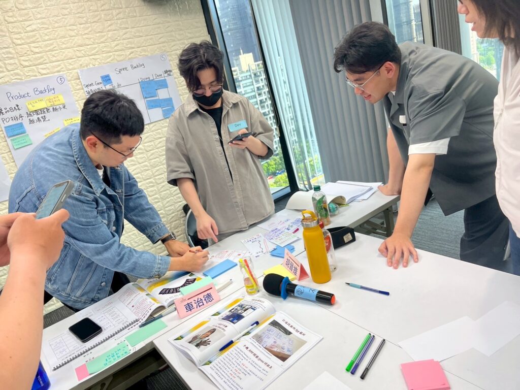 第五組熱烈討論APP開發的情形