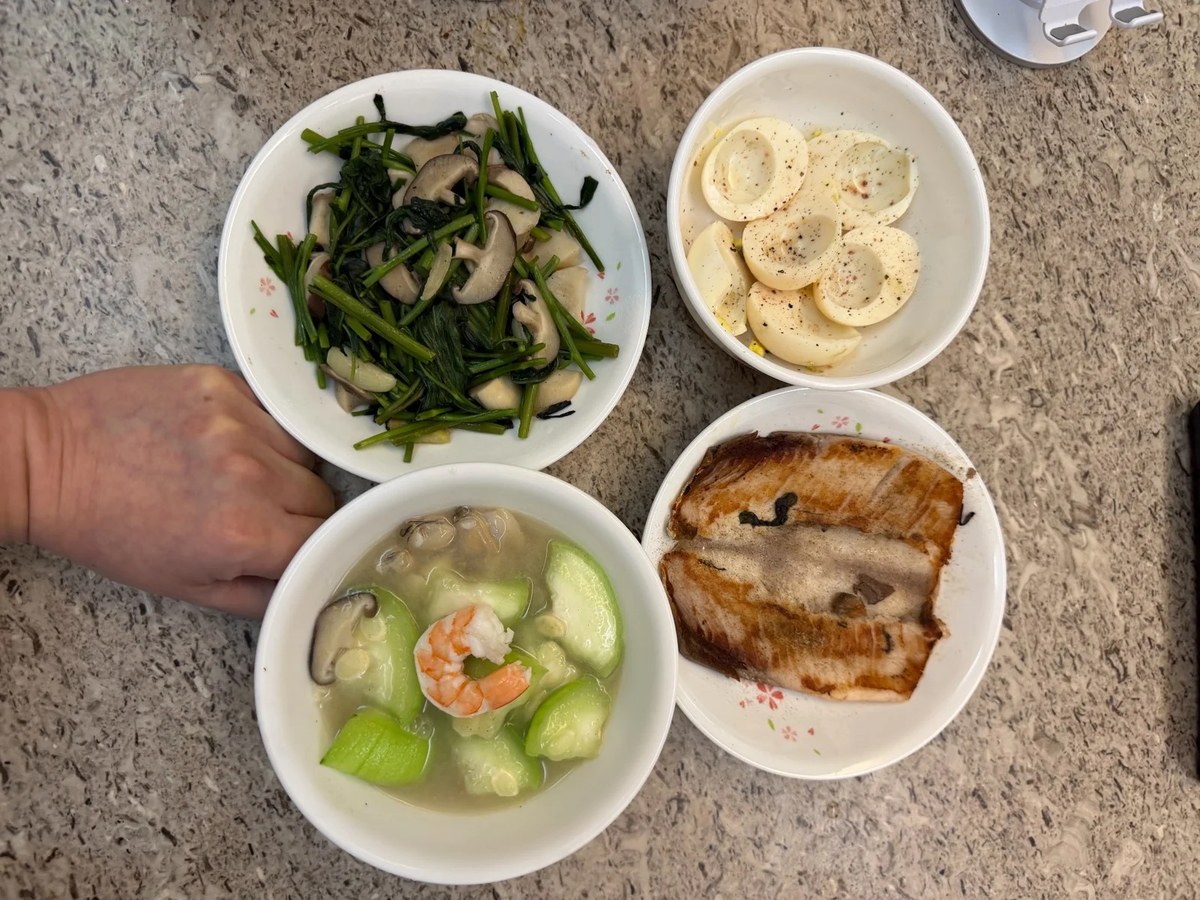 The Last Diet of My Life: Thirteen Years In, I Finally Saw What I Had Been Getting Wrong 9 A whole table cooked by one man
