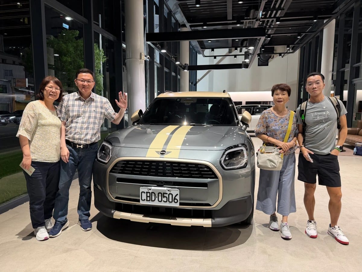 如果有一天我不在了,部落格還會替我說話 7 換車記:為媽媽換車,全家一起到展示間